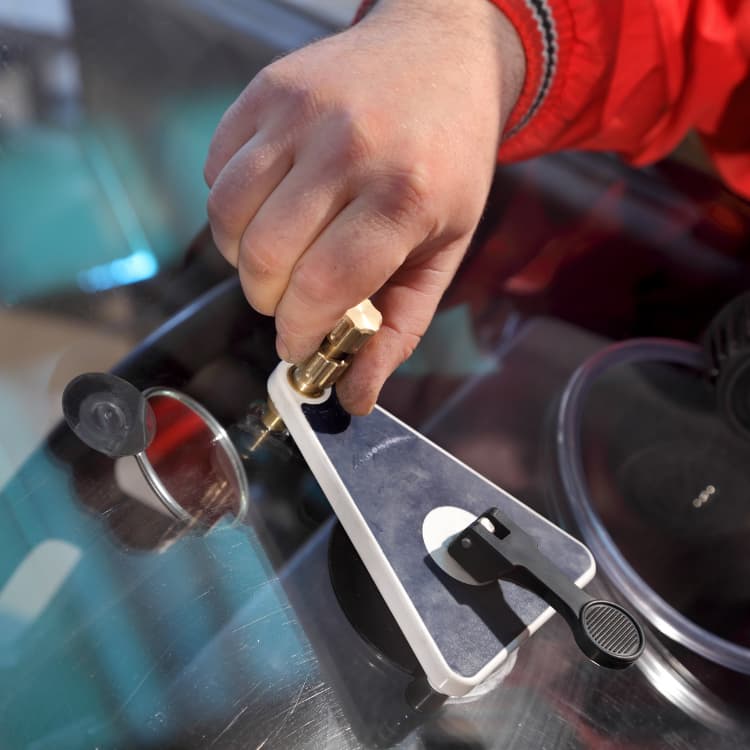 Windshield Replacement & Repair
